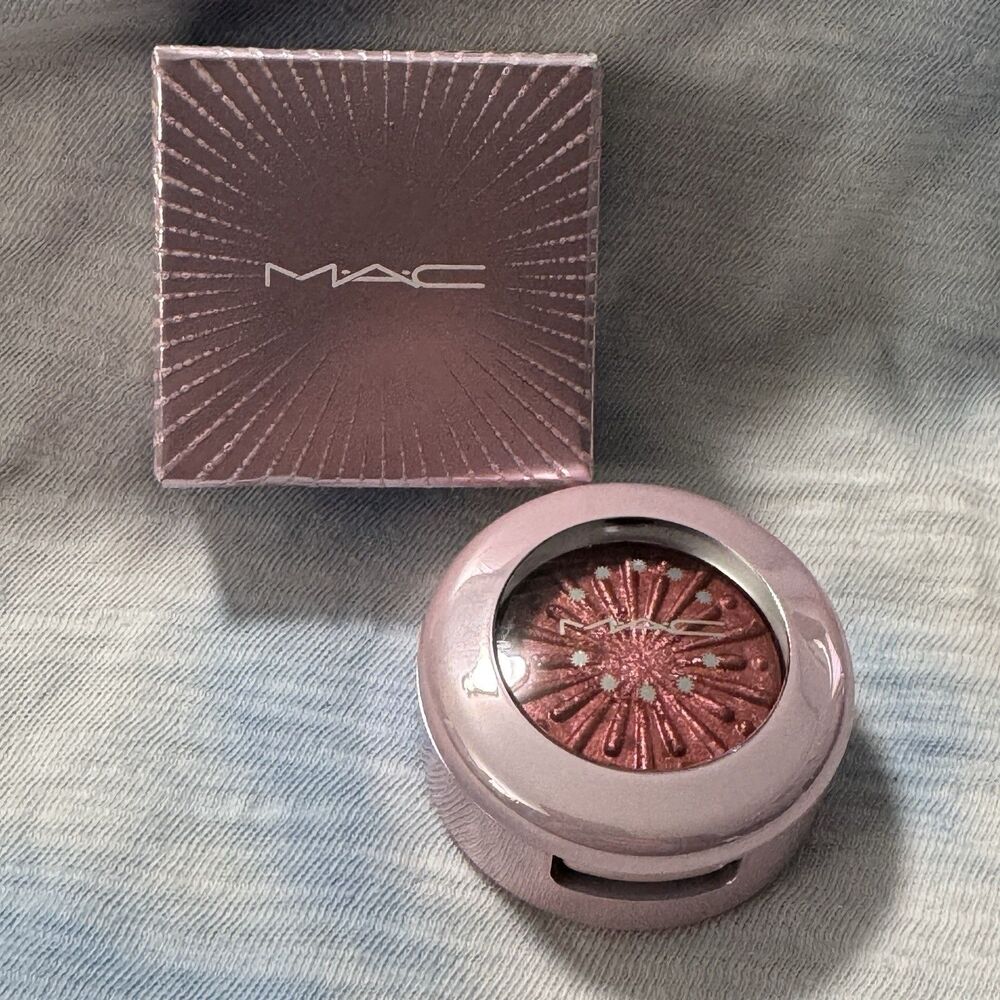 MAC Frosted Firework Extra Dimension Foil Eyeshadow - Firewerk The Room - NIB
